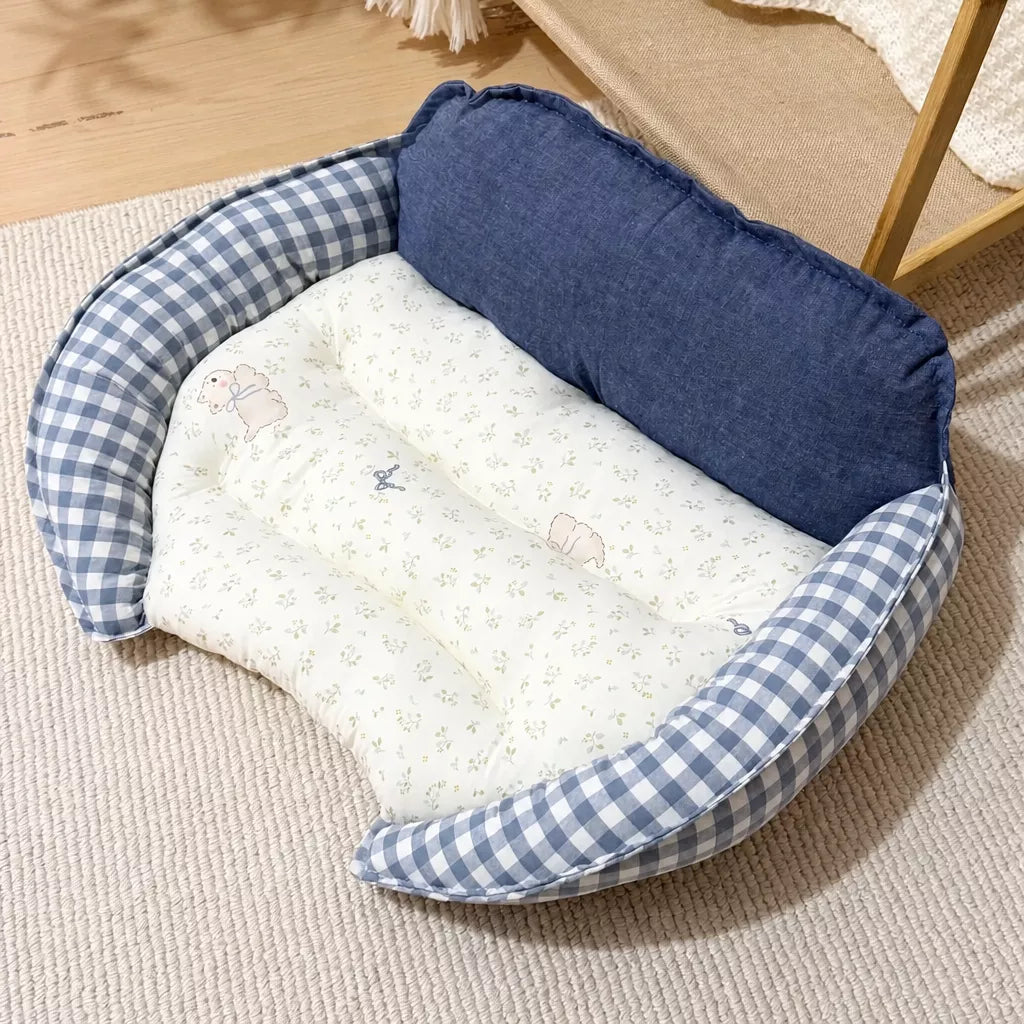 Reversible Curved Sofa Bed for Small Dogs and Cats