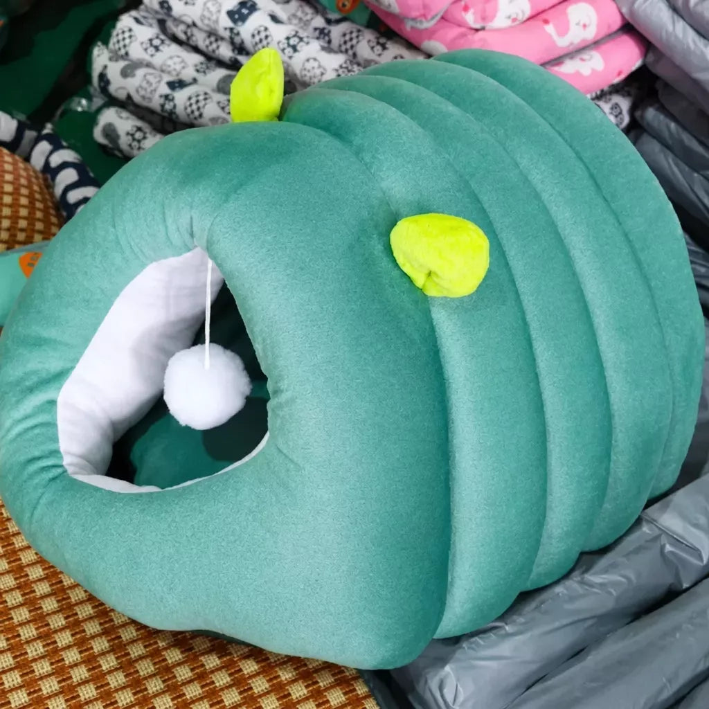 Semi-Enclosed Cat Bed with Tunnel-Style Hideaway