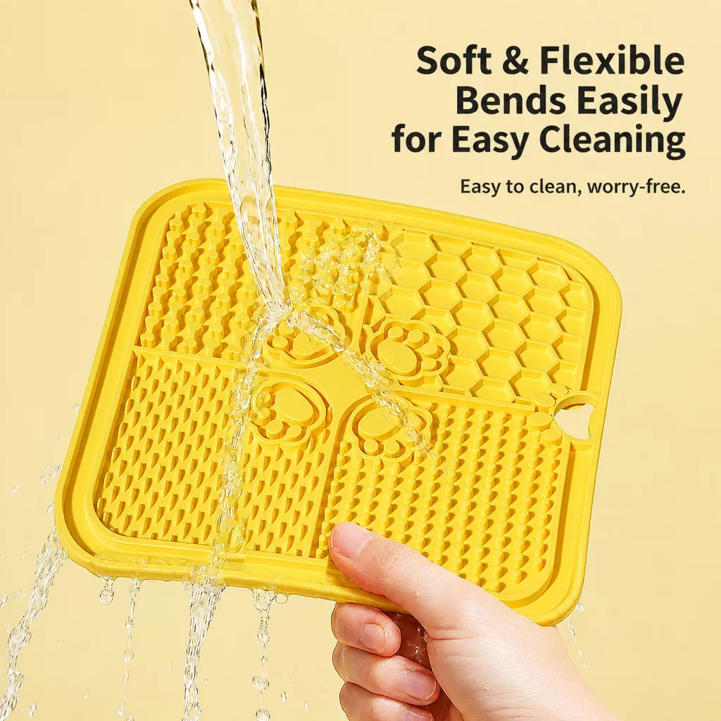 4-Compartment Silicone Lick Mat for Dogs with Scraper, 7.9 × 7.9 in