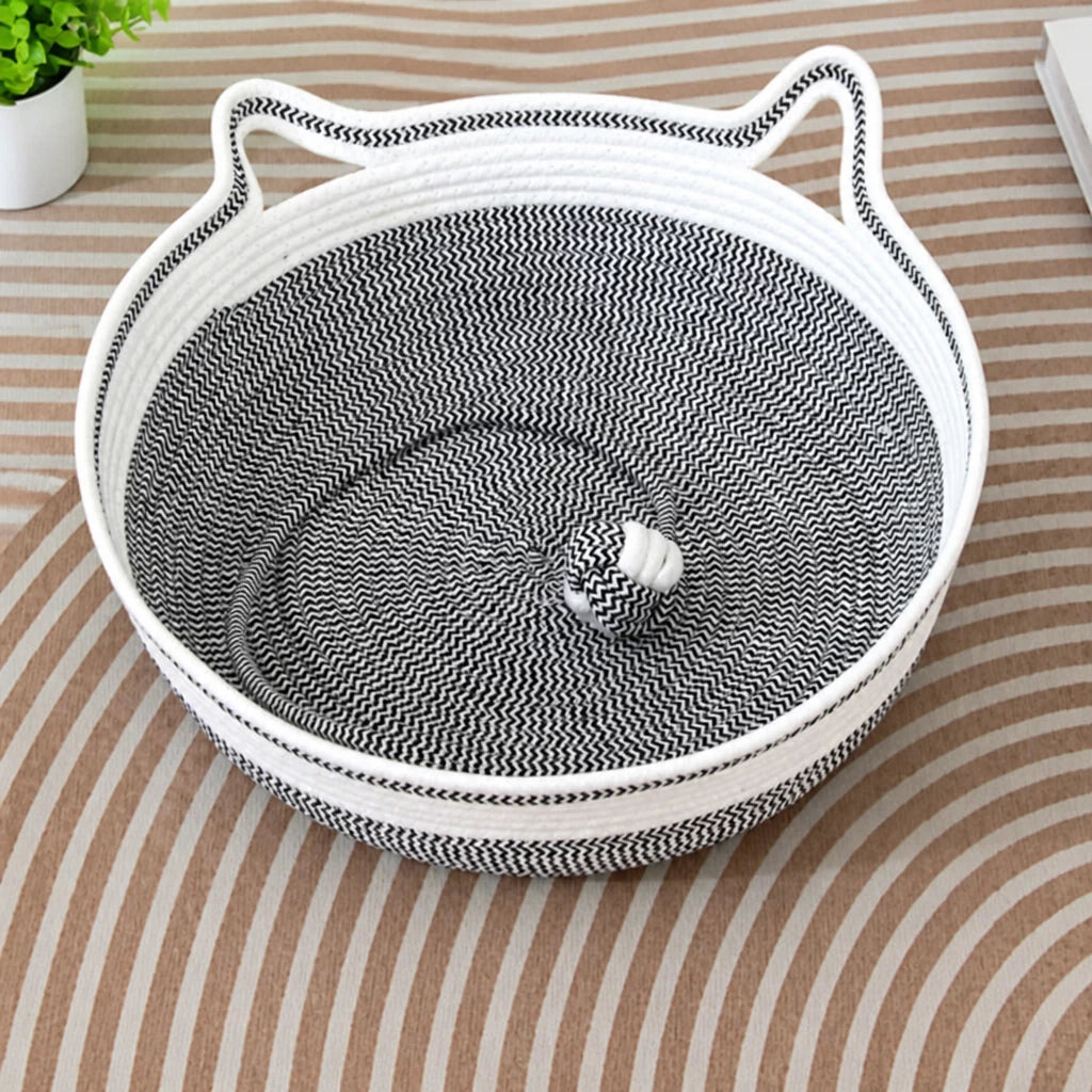 Cat Bed with Built-In Scratching Pad