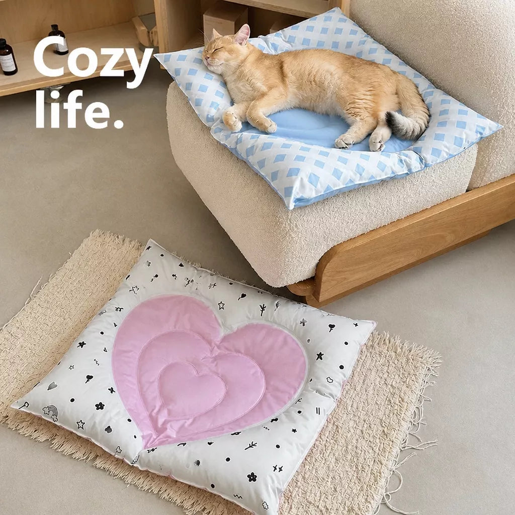 Heart-Shaped Waterproof Pet Mat for Cats and Dogs