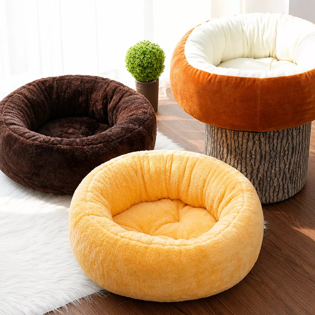 Round Plush Pet Bed for Cats and Small Dogs