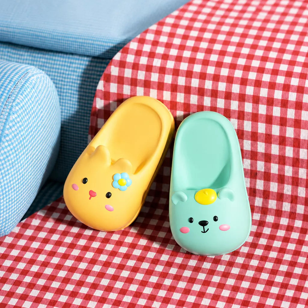 Slipper-Shaped Latex Squeaky Toy for Small and Medium Dogs